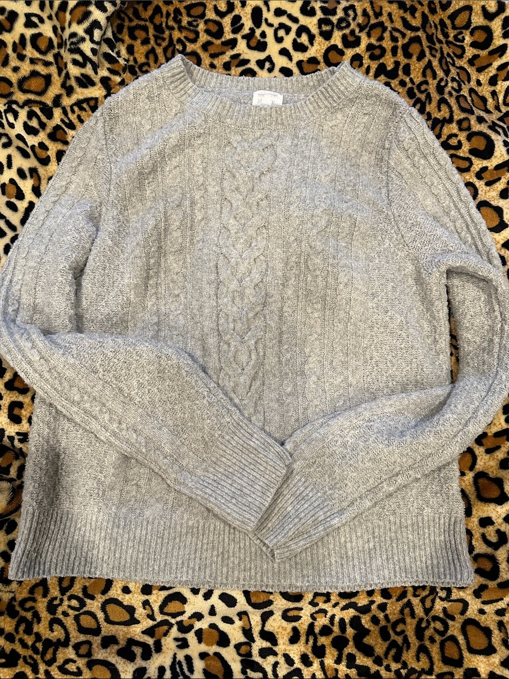 Hippie Rose women’s  Heather Gray Cable Knit Crewneck Sweater